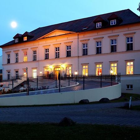 Landhotel Schloss Teschow Teterow Exterior foto