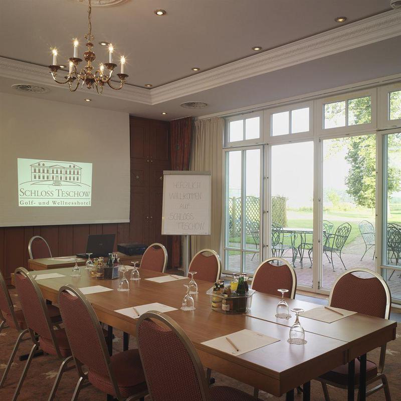 Landhotel Schloss Teschow Teterow Exterior foto