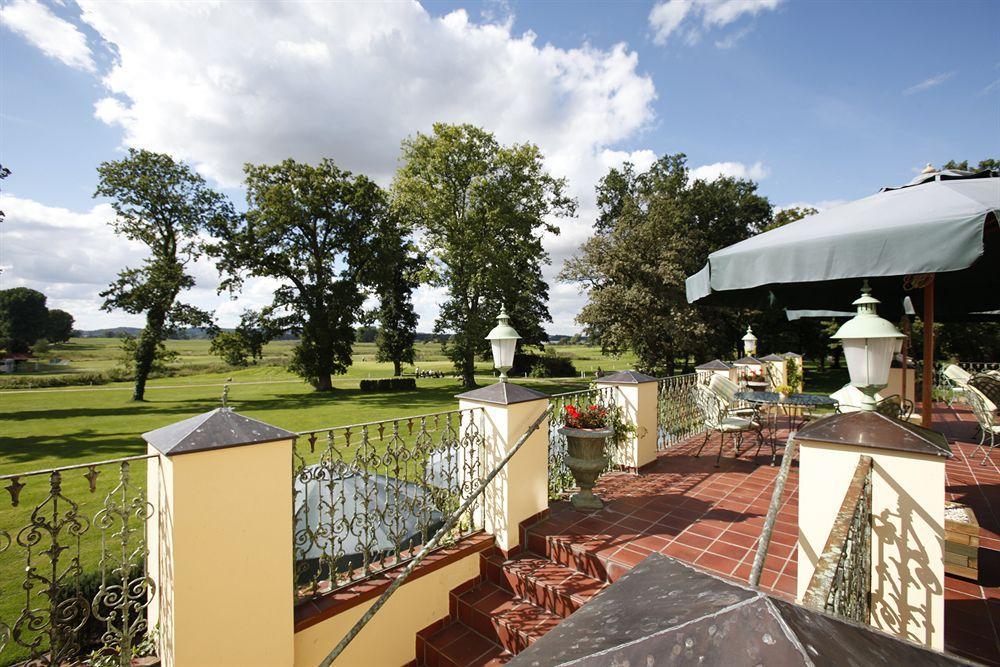 Landhotel Schloss Teschow Teterow Exterior foto