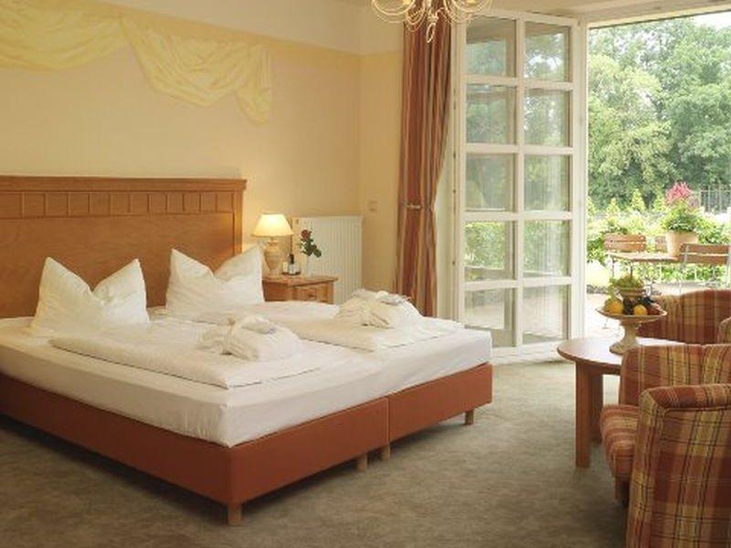 Landhotel Schloss Teschow Teterow Exterior foto