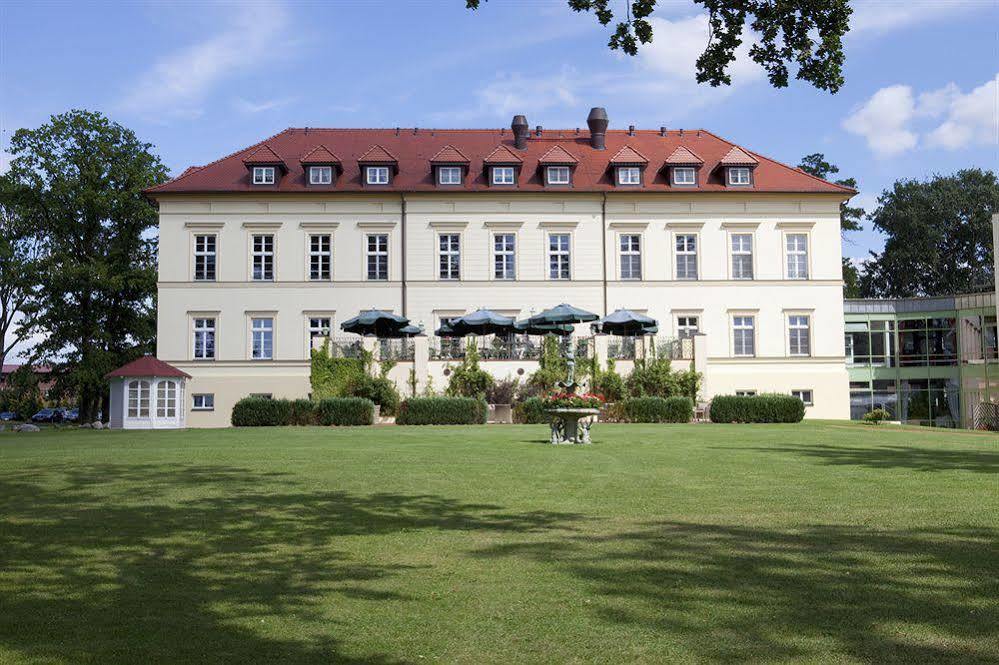 Landhotel Schloss Teschow Teterow Exterior foto