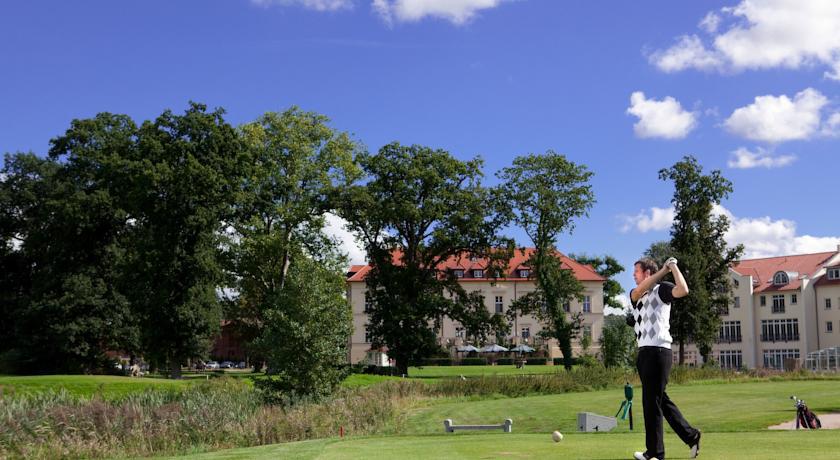 Landhotel Schloss Teschow Teterow Exterior foto
